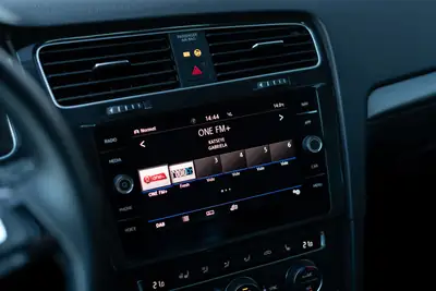 VW Golf 1.5 TSI R Line EVO Comfort — Compacte dynamique, 105'500 km, état impeccable — Thumbnail 15