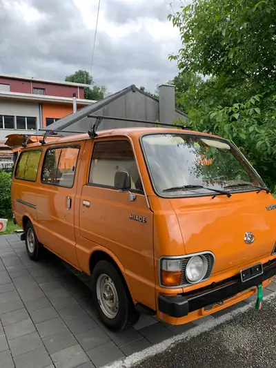 Toyota HI-ACE RH20 — Légendaire Oldtimer Camper 1981, 75'000 km seulement — arrière