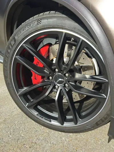 Mercedes-AMG GLC 63 S 4Matic+ — SUV Performance 510 ch, Entretien Premium — detail