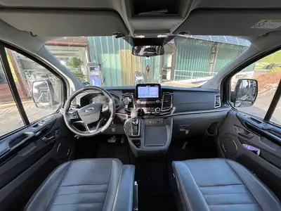 Ford Tourneo Custom 320 L1H1 Titanium — Camping-car aménagé, 8 places, 48'000 km — Innenraum