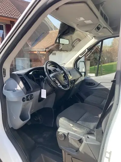 Ford Transit 350 L2H2 — Utilitaire spacieux diesel, 125 ch fiable et robuste — arrière