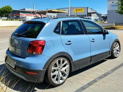 VW Polo CrossPolo 1.2 TSI — Citadine polyvalente, sans accident, équipée — intérieur