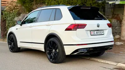 Volkswagen Tiguan 2.0 TSI 4Motion — SUV polyvalent, moteur performant, kilométrage réduit — rear view