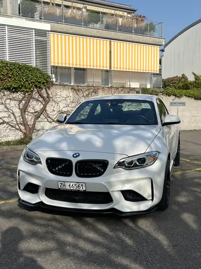 BMW M2 Coupé 370 ch — Performance sportive, kilométrage modéré — vue extérieure