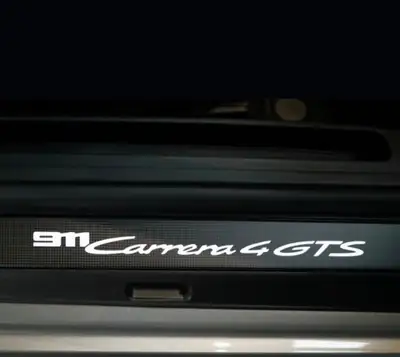 Porsche 911 Carrera 4 GTS — Coupé sportif hybride T, direction arrière et faibles km — Miniature 15