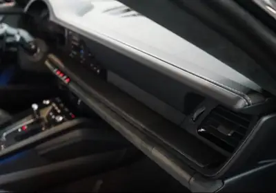 Porsche 911 Carrera 4 GTS — Coupé sportif hybride T, direction arrière et faibles km — Miniature 14