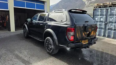 Ford Ranger Raptor 2.0 Eco Blue 4x4 — Pick-up robuste, moteur diesel performant — intérieur