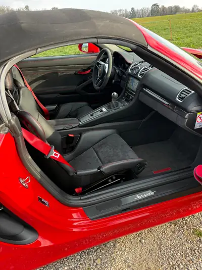 Porsche 718 Boxster Spyder 981 — Roadster légendaire, 18300 km seulement — interni