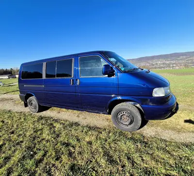 VW T4 Caravelle 2.5 TDI — Monospace 8 places robuste, moteur diesel fiable — vue extérieure