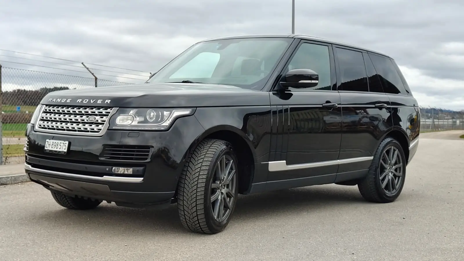 Range Rover 3.0 TDV6 Vogue — SUV premium diesel, suspension pneumatique, état impeccable — vista esterna