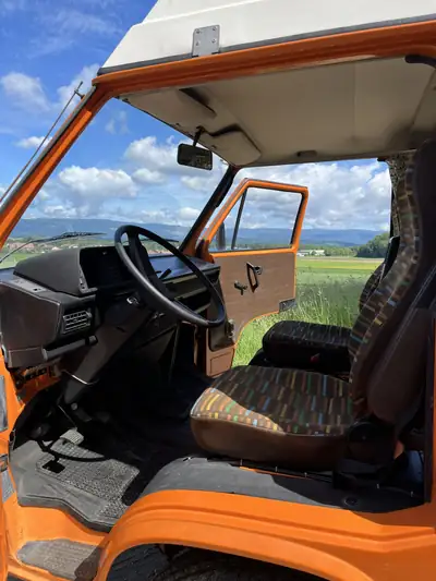 VW T3 Typ 2 Cassandra 1981 — Légende du camping-car, moteur 2.0L fiable — Miniatura 8