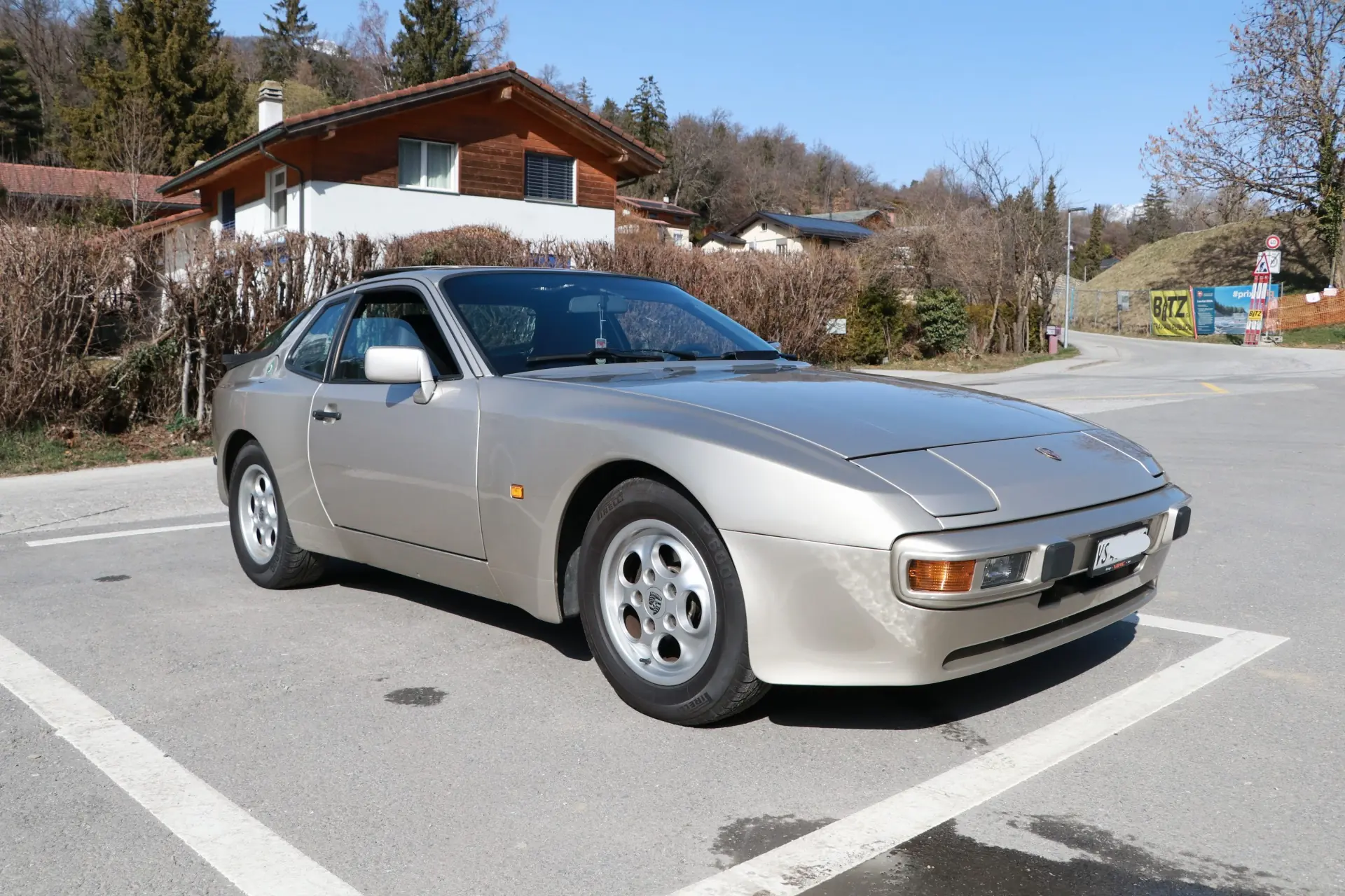 Porsche 944 — Coupé sportif des années 80, motorisation 2.5L performante