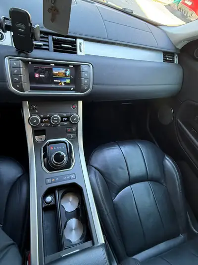 Land Rover Range Rover Evoque 2.0 TD4 Pure — SUV compact diesel, 127'300 km, sans sinistre — detail
