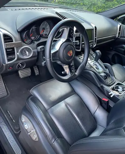 Porsche Cayenne S PDK — SUV coupé sportif, 420 ch et seulement 128'000 km — Detail