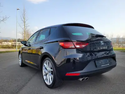 SEAT Leon 2.0 TDI FR Line — Diesel performant, état impeccable, contrôle technique valide — arrière