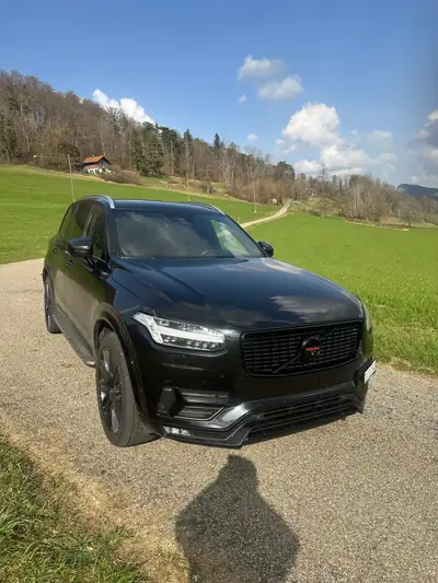 Volvo XC90 T6 AWD R-Design — SUV 7 places premium, moteur turbo 320 ch — exterior view