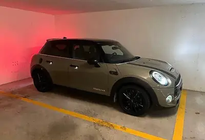 MINI Cooper S Steptronic — Sportivité britannique et efficacité énergétique — cruscotto