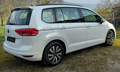 VW Touran 2.0 TDI BlueMotion — Monospace familial efficace, 42'400 km seulement — Innenraum