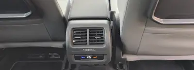 VW Touran 2.0 TDI BlueMotion — Monospace familial efficace, 42'400 km seulement — Miniatur 12