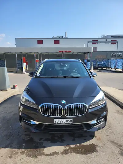 BMW 220 Active Tourer — Monospace compact premium, 192 ch et faible consommation — vue extérieure