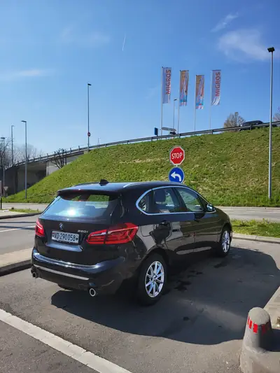 BMW 220 Active Tourer — Monospace compact premium, 192 ch et faible consommation — arrière
