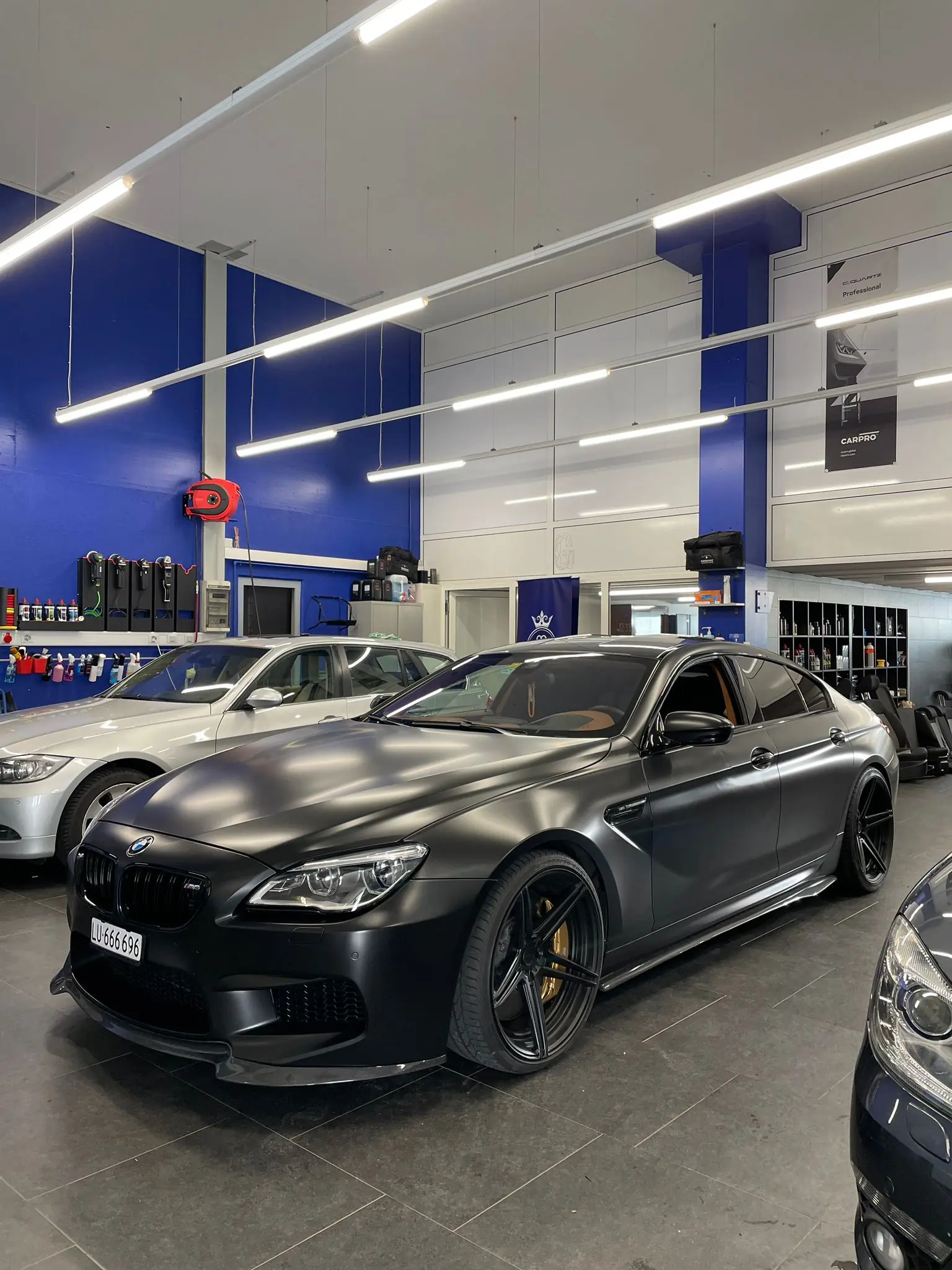 BMW M6 Gran Coupé Drivelogic — 600 ch, élégance sportive et exclusivité — Außenansicht