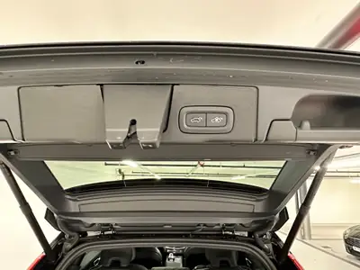 Volvo XC60 T6 eAWD Plug-in Hybrid — SUV premium 398 ch, électrifié et ultra-équipé — Thumbnail 19