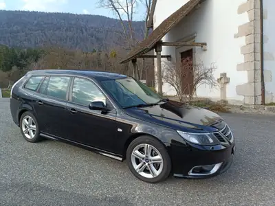 SAAB 9-3 2.0T Aero XWD — Berline de caractère avec turbo 210 ch et traction intégrale — Seitenansicht