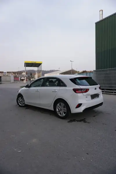 Kia Ceed 1.4 TGDI DCT — Berline dynamique, équipement premium et frais d'entretien récent — Detail