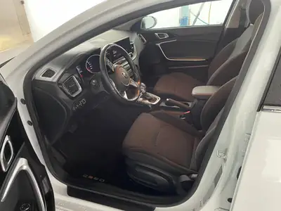 Kia Ceed 1.4 TGDI DCT — Berline dynamique, équipement premium et frais d'entretien récent — Miniatur 8