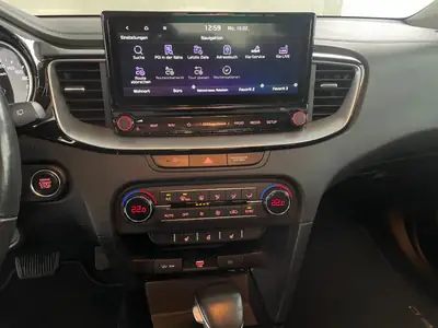 Kia Ceed 1.4 TGDI DCT — Berline dynamique, équipement premium et frais d'entretien récent — Miniatur 10