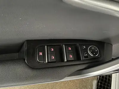 Kia Ceed 1.4 TGDI DCT — Berline dynamique, équipement premium et frais d'entretien récent — Miniatur 13