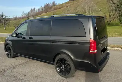 Mercedes-Benz V 300 d Lang Swiss Edition 4Matic — Monospace premium 7 places, toit panoramique — arrière