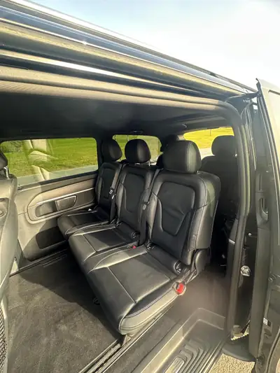 Mercedes-Benz V 300 d Lang Swiss Edition 4Matic — Monospace premium 7 places, toit panoramique — Miniature 11