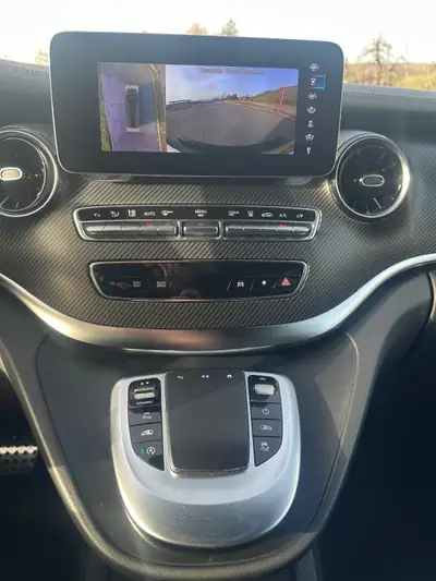 Mercedes-Benz V 300 d Lang Swiss Edition 4Matic — Monospace premium 7 places, toit panoramique — Miniature 16