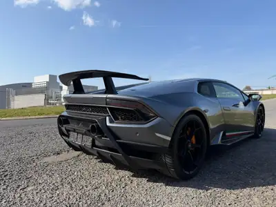 Lamborghini Huracán LP640-4 Coupé Performante — Supercar légendaire, 640 ch purs — dashboard