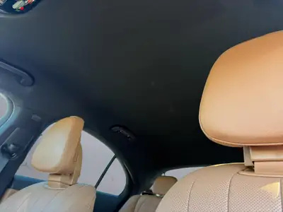 Mercedes-Benz E 400 e AMG Line 4Matic — Hybride rechargeable, 1700 km seulement — Miniature 11