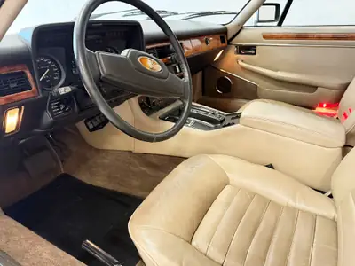 Jaguar XJ-S 5.3 V12 Convertible Targa 1986 — Légende anglaise, chef-d'œuvre mécanique — Miniature 9