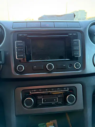 VW Amarok 2.0 BiTDI Highline 4Motion — Pick-up robuste, 4x4 permanent, 140'000 km — vista posteriore