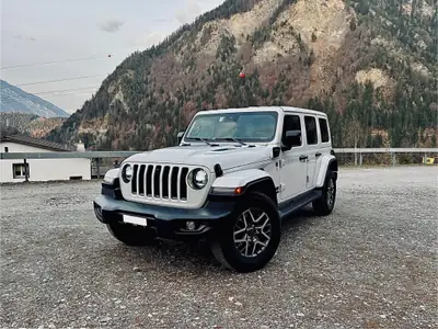Jeep Wrangler 80th Anniversary Unlimited 4xe — Hybride rechargeable, toit convertible, 55 000 km — side view