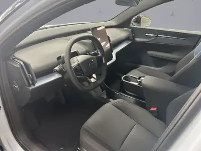 Volvo EX30 E40 Plus — SUV électrique compact, 14'000 km seulement — Miniature 9