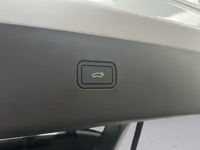 Volvo EX30 E40 Plus — SUV électrique compact, 14'000 km seulement — Miniature 19