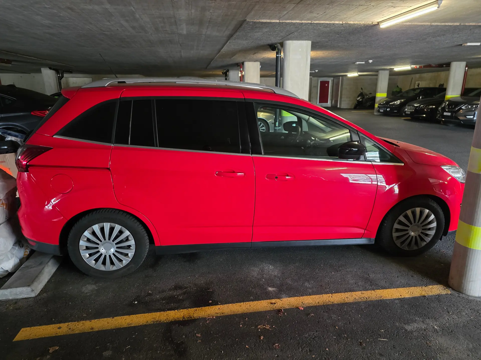 Ford Grand C Max 2014 occasion Villars-sur-Glâne — 3