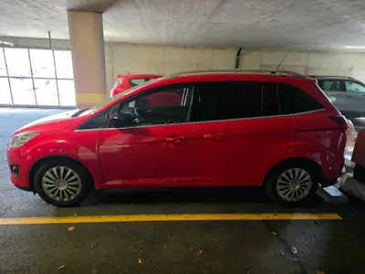 Ford Grand C-MAX 2.0 TDCi — Monospace 7 places, moteur robuste et économe — côté