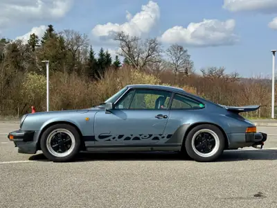 Porsche 911 Carrera 1984 — Légende des années 80, moteur révisé, matching numbers — Heckansicht