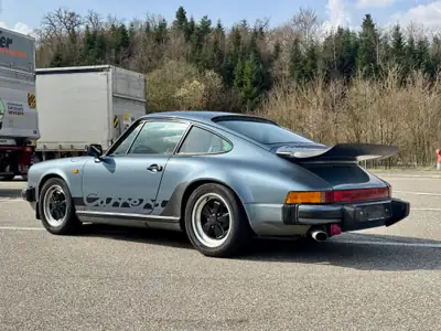 Porsche 911 Carrera 1984 — Légende des années 80, moteur révisé, matching numbers — Innenraum