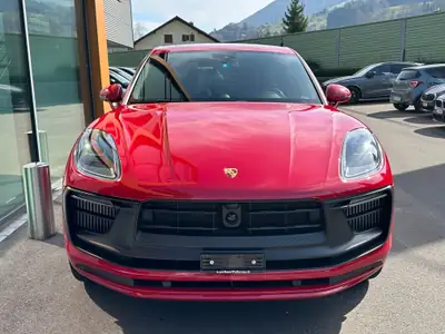 Porsche Macan 2.9 V6 GTS — 440 ch, design sportif rouge métallisé, 70'000 km seulement — dashboard