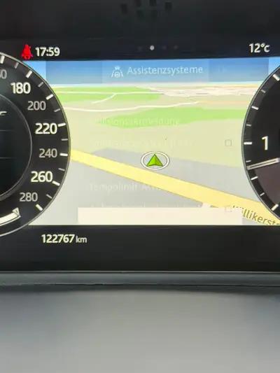 Range Rover Velar R-Dynamic D 300 — SUV premium diesel, 122'770 km, équipement 360° — Thumbnail 18