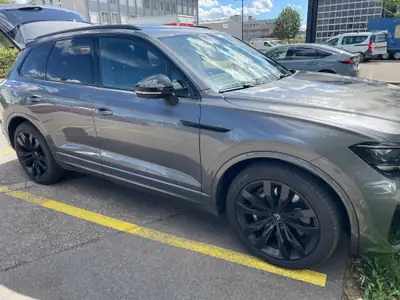 Volkswagen Touareg 4.0 V8 TDI R-Line — SUV premium diesel, 67'000 km seulement — fianco