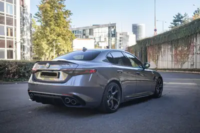 Alfa Romeo Giulia 2.9 V6 Quadrifoglio — 510 ch, sportive italienne d'exception — intérieur